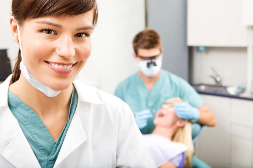 Calitatile de baza ale medicilor dentisti de succes